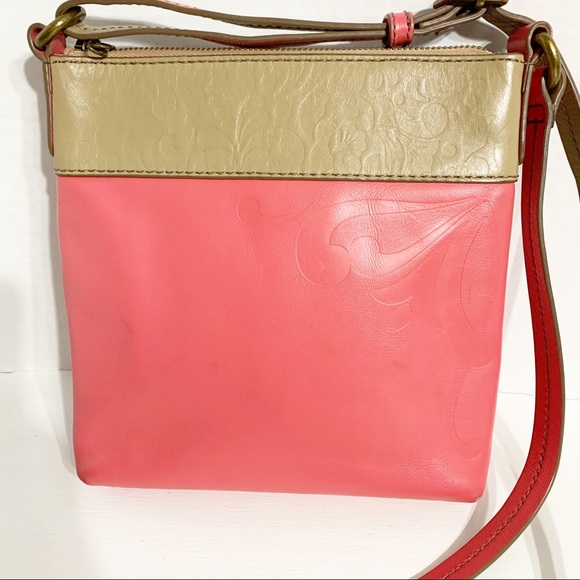 Jim Shore Leather Floral Embossed Design Crossbody Bag Two Toned Fully Lined - Picture 4 of 16
